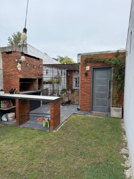 Casa en Cañuelas, a 5' del centro.